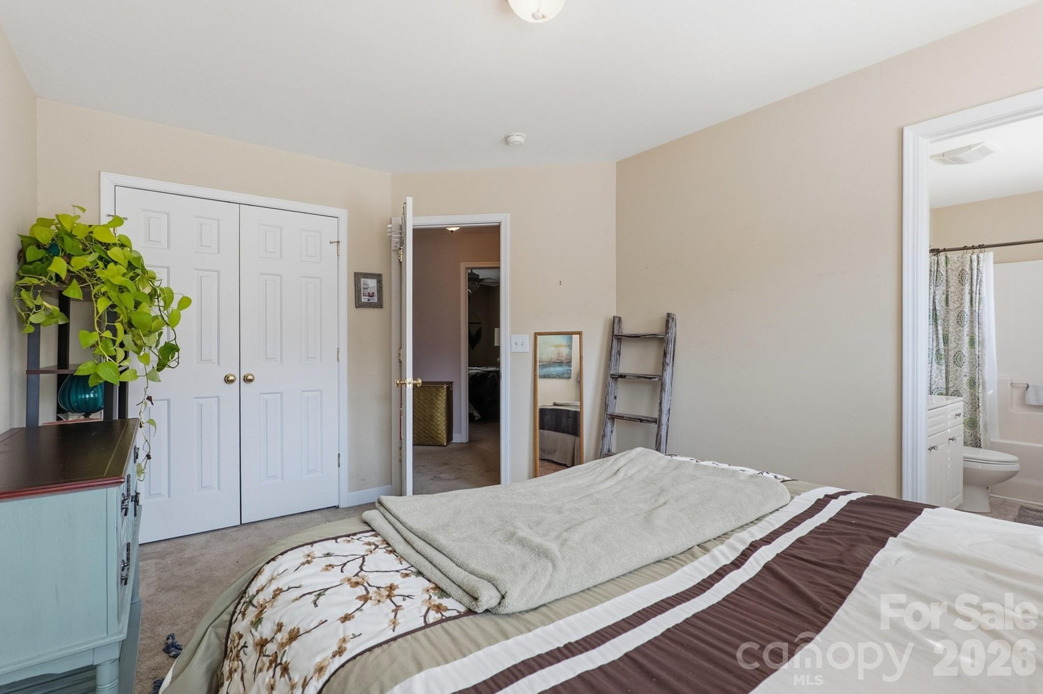 348 Valley Brook Lane SE — Concord