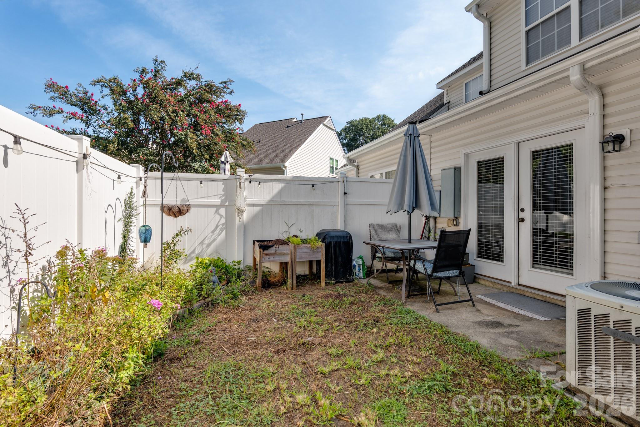 348 Valley Brook Lane SE — Concord