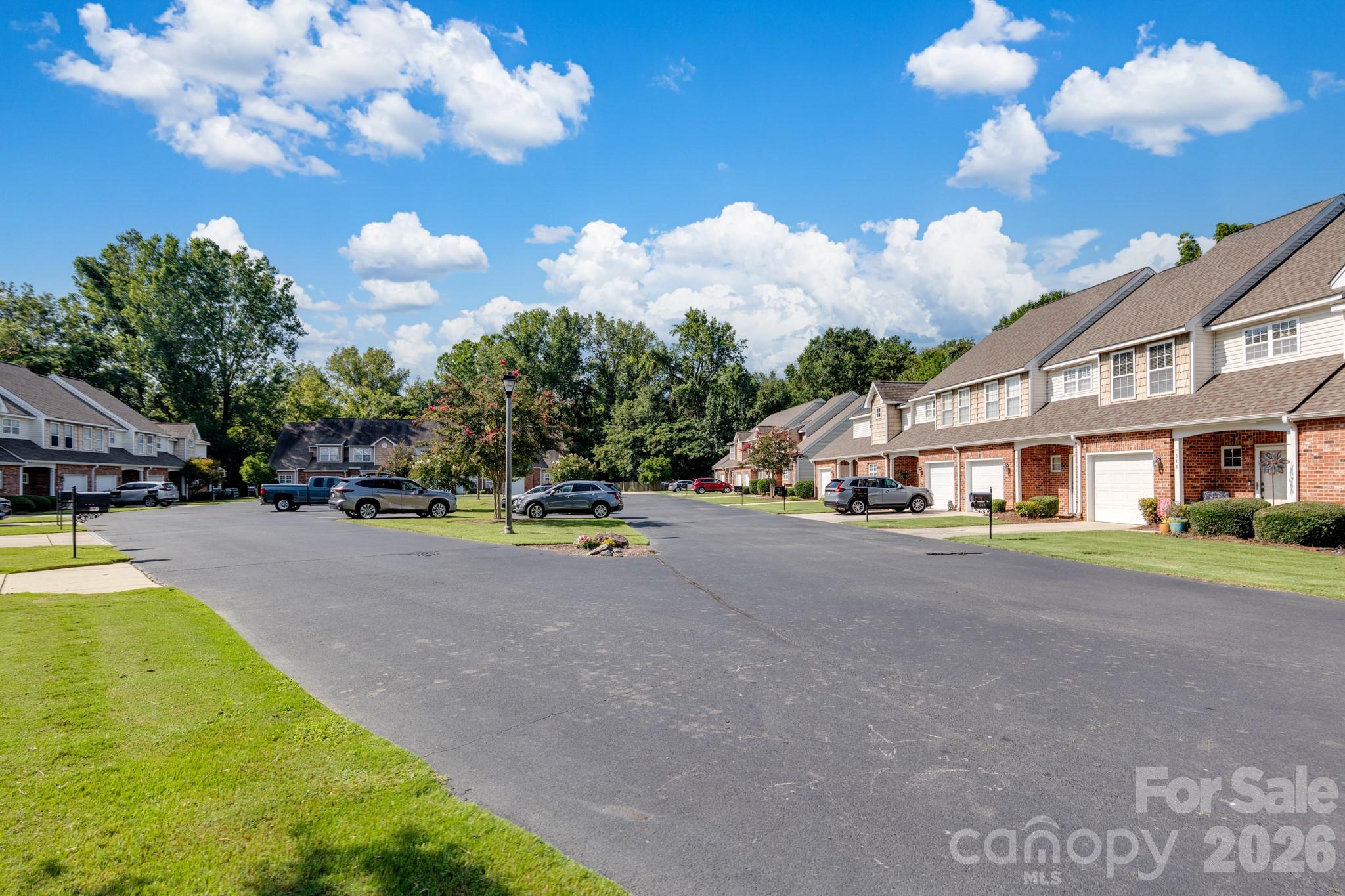 348 Valley Brook Lane SE — Concord