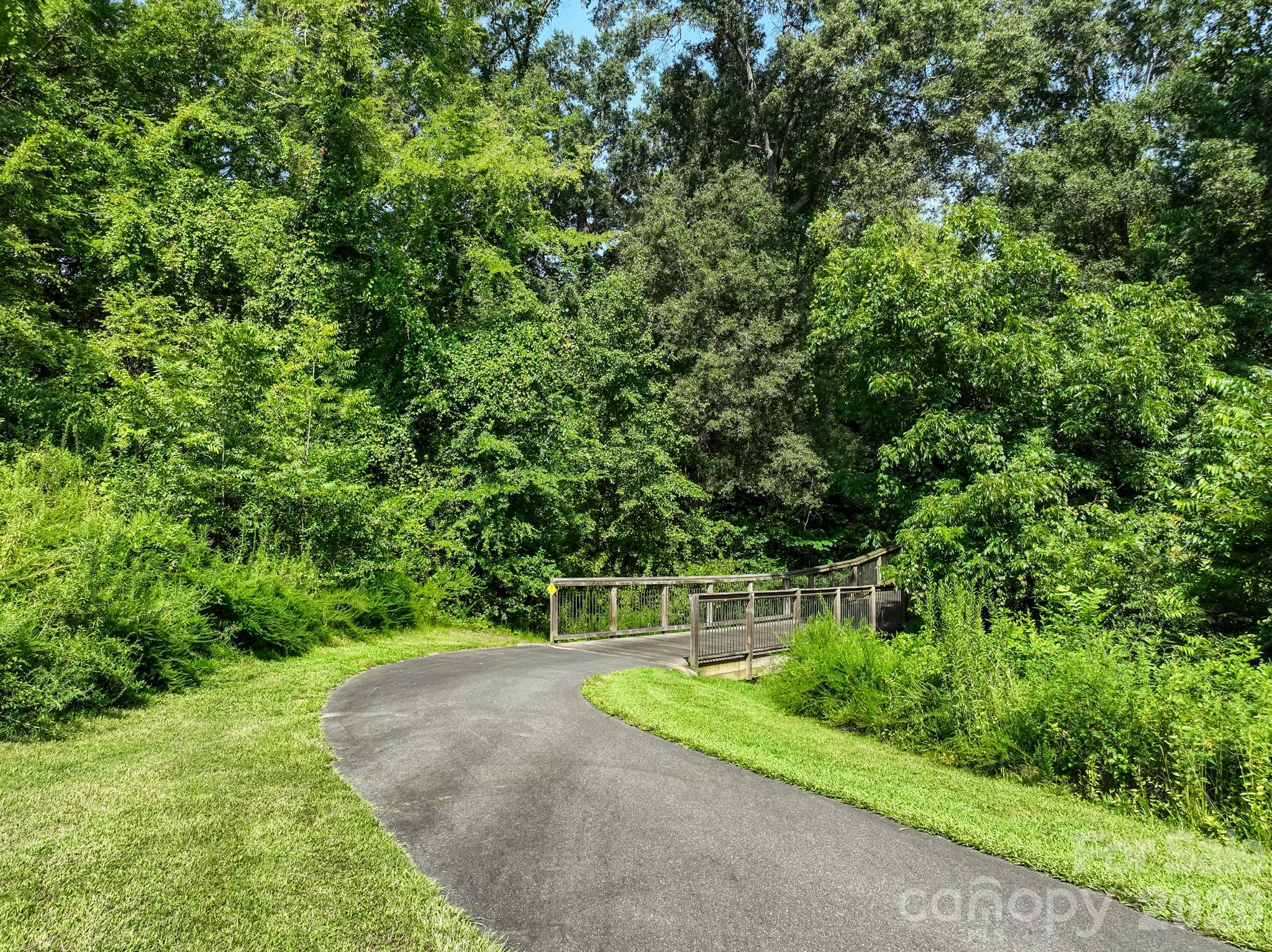 348 Valley Brook Lane SE — Concord