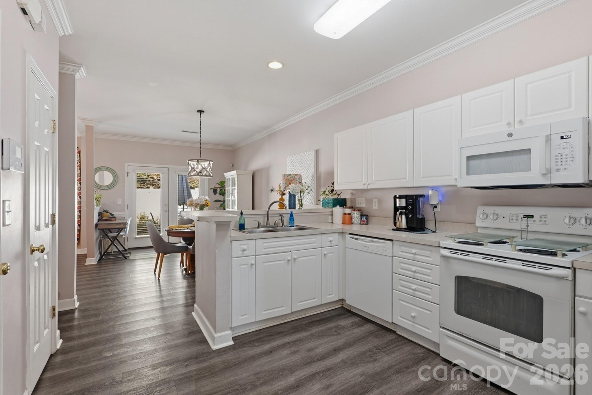 348 Valley Brook Lane SE — Concord