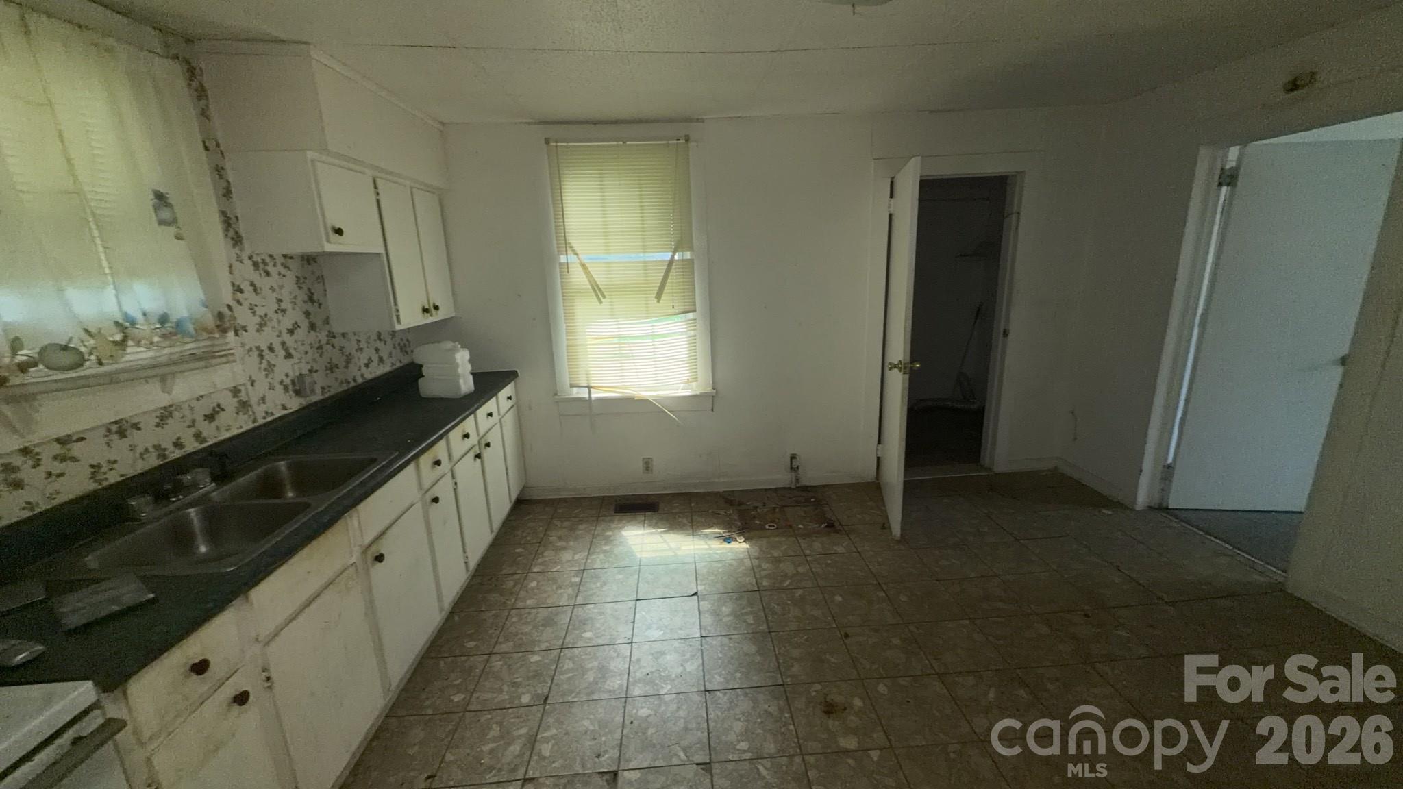 109 Dean Street — Gastonia
