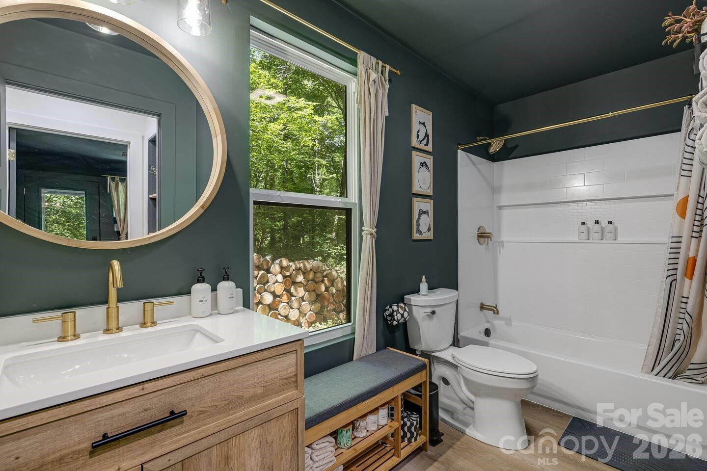 352 Twinbrook Lane — Maggie Valley
