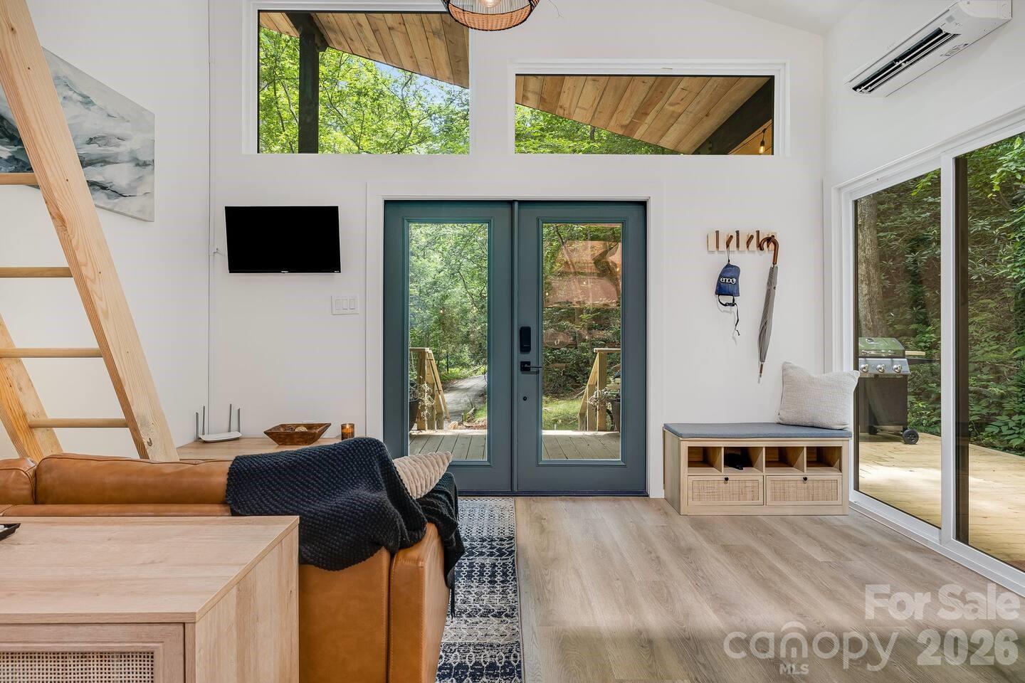 352 Twinbrook Lane — Maggie Valley