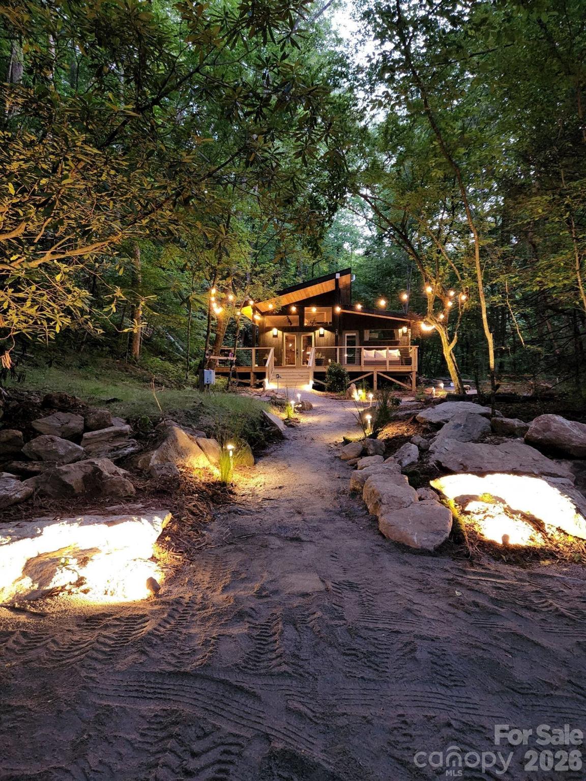 352 Twinbrook Lane — Maggie Valley