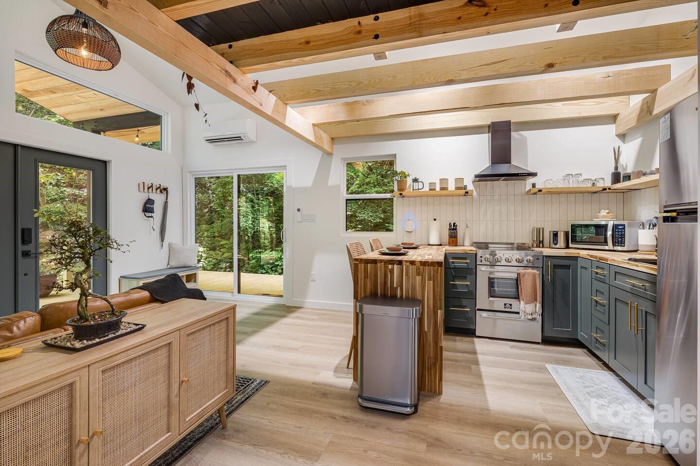 352 Twinbrook Lane — Maggie Valley