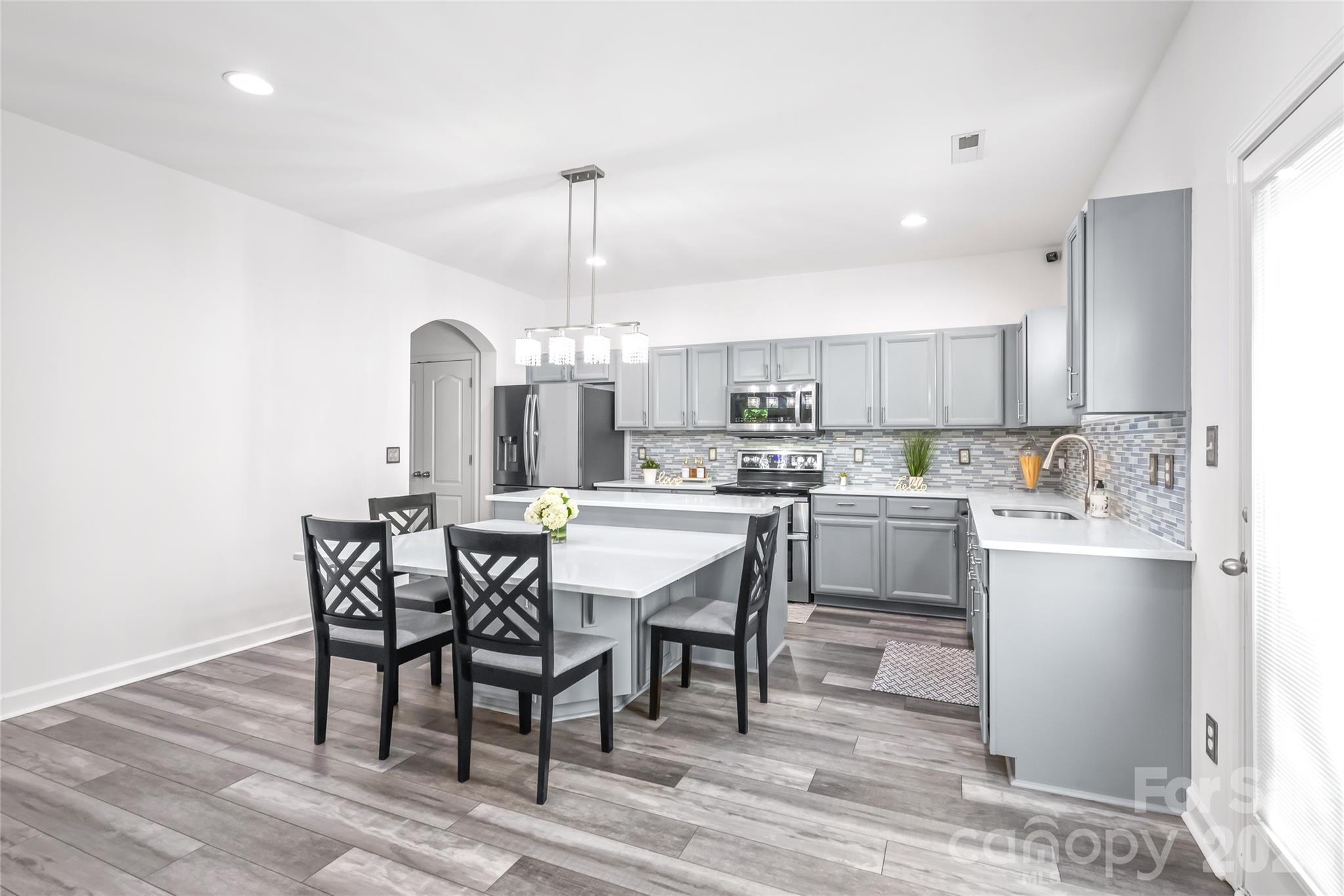 6404 Lanzerac Manor Drive — Charlotte
