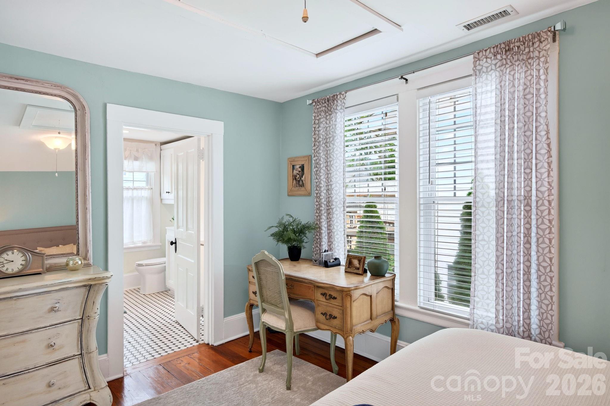 46 E Chestnut Street — Asheville
