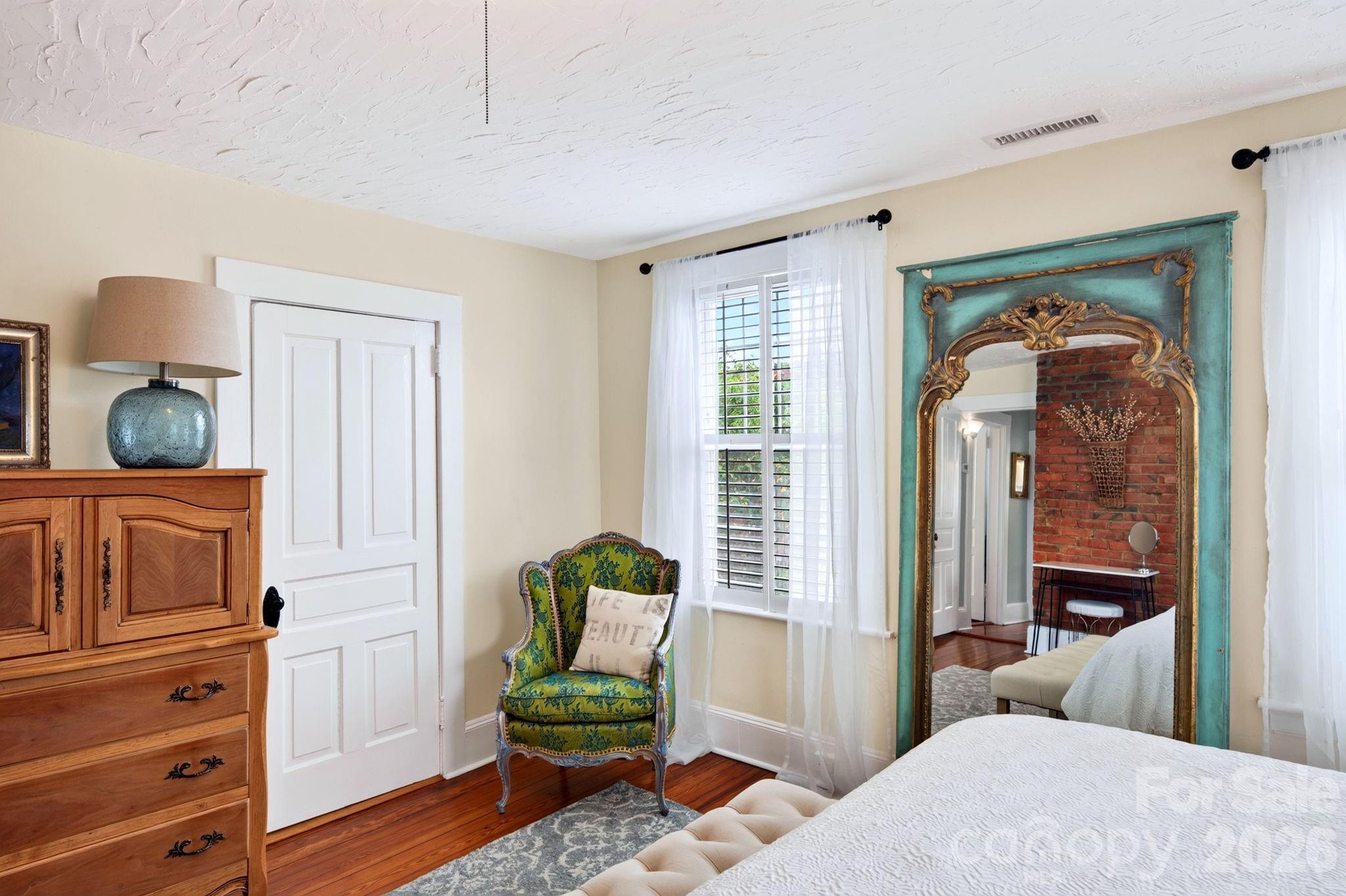 46 E Chestnut Street — Asheville
