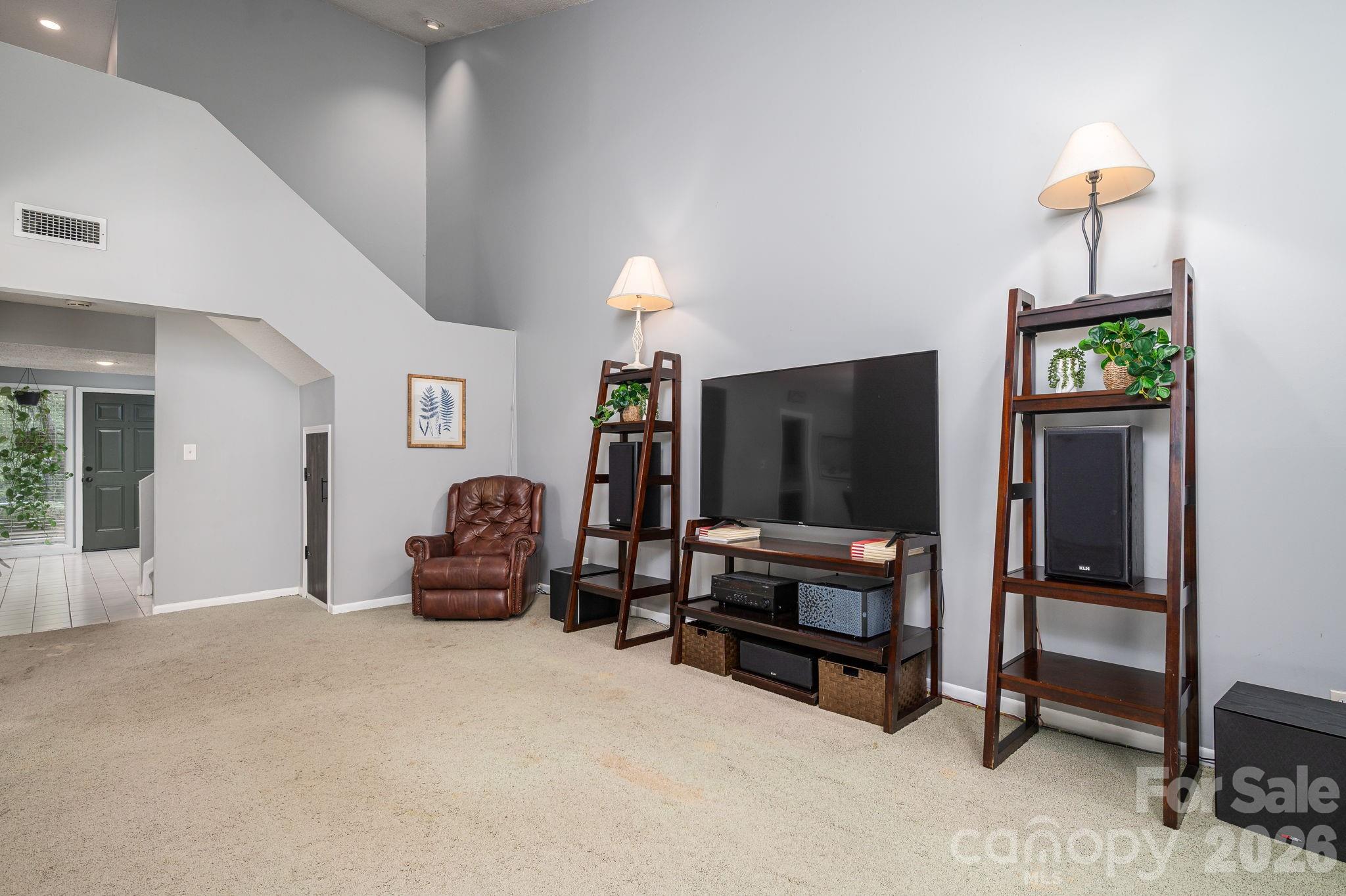182 Riverview Terrace — Clover