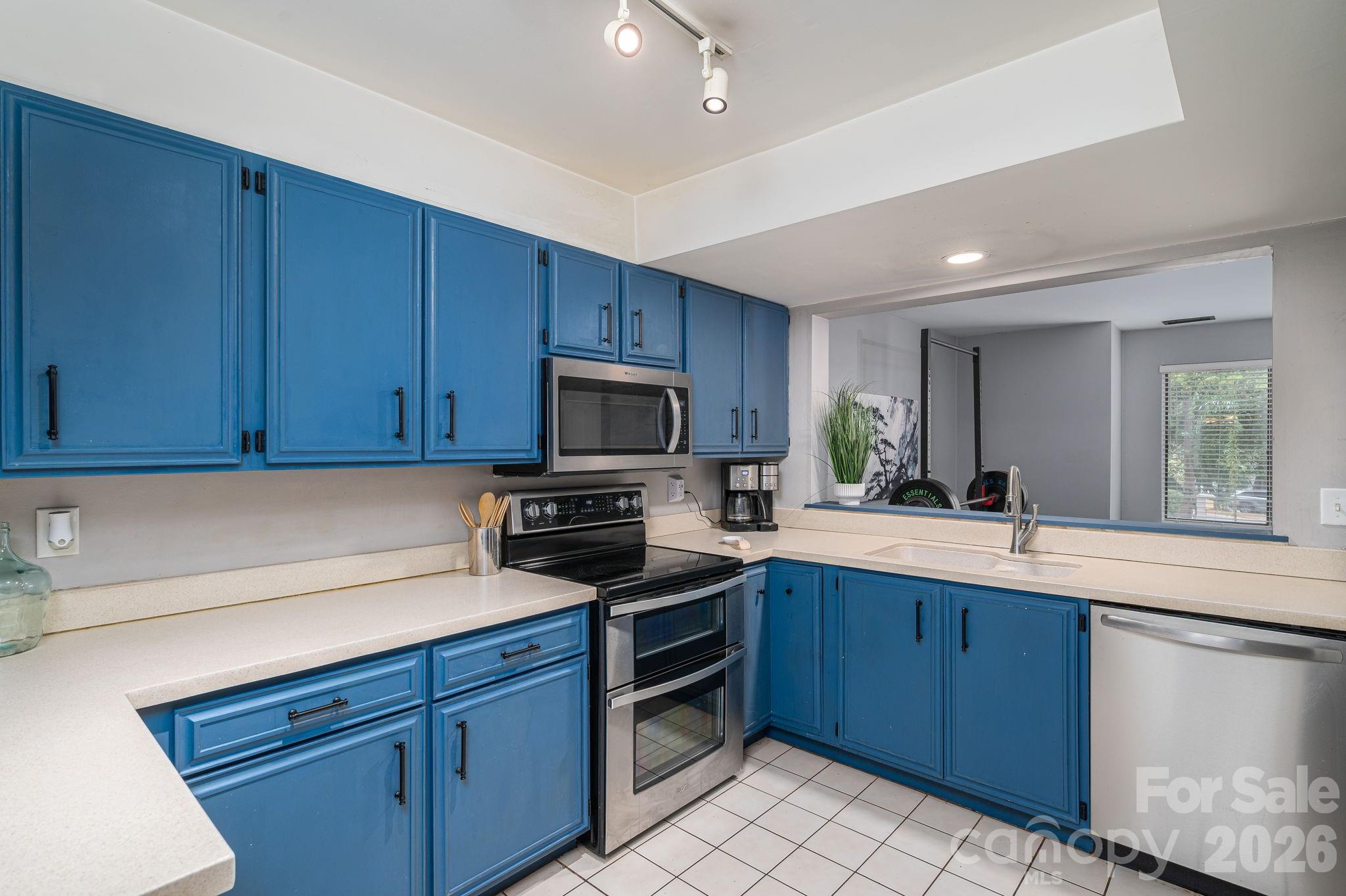182 Riverview Terrace — Clover