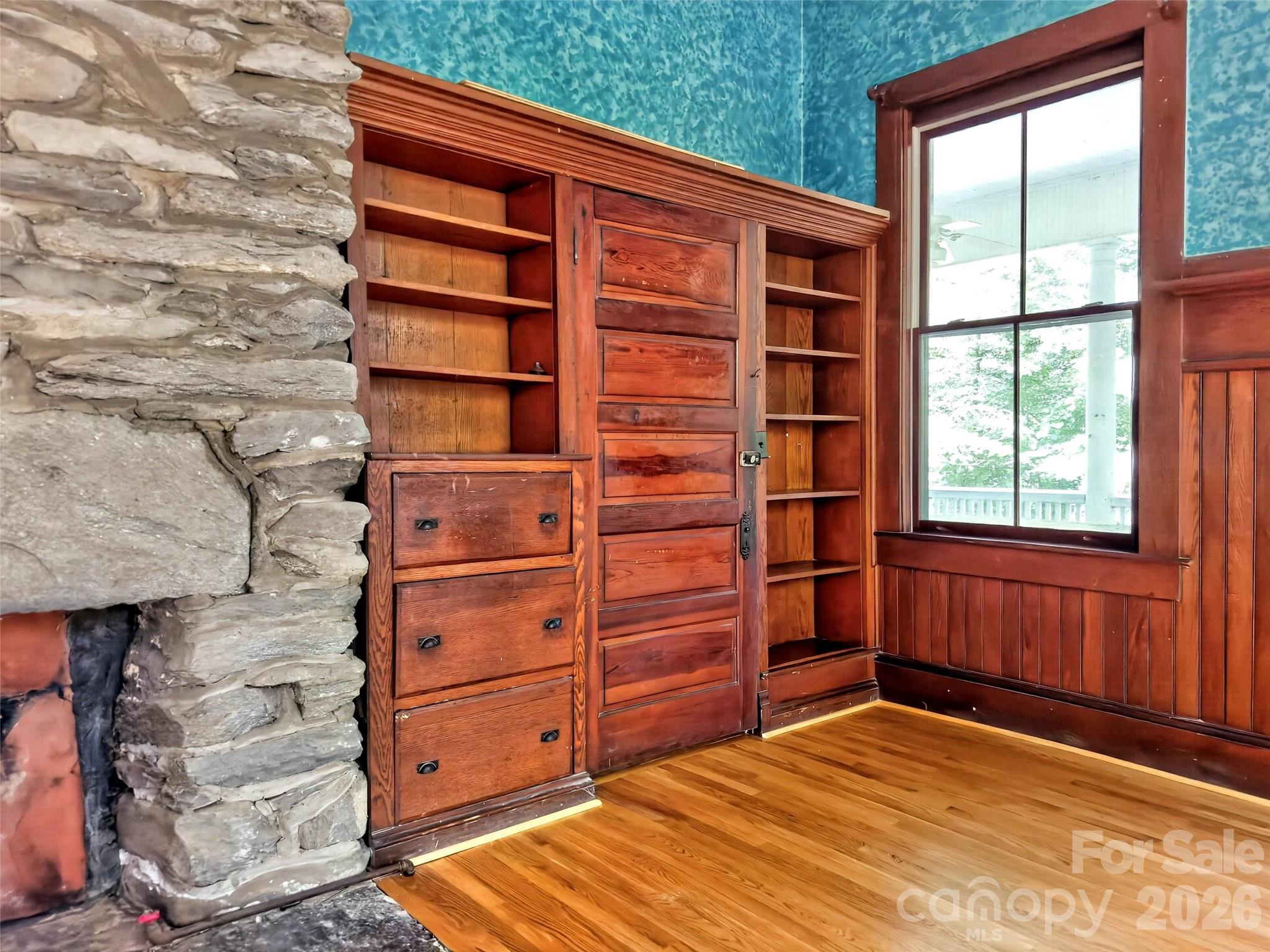 22 Woodbend Lane — Black Mountain