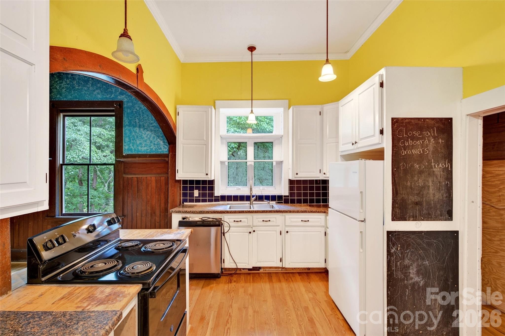 22 Woodbend Lane — Black Mountain