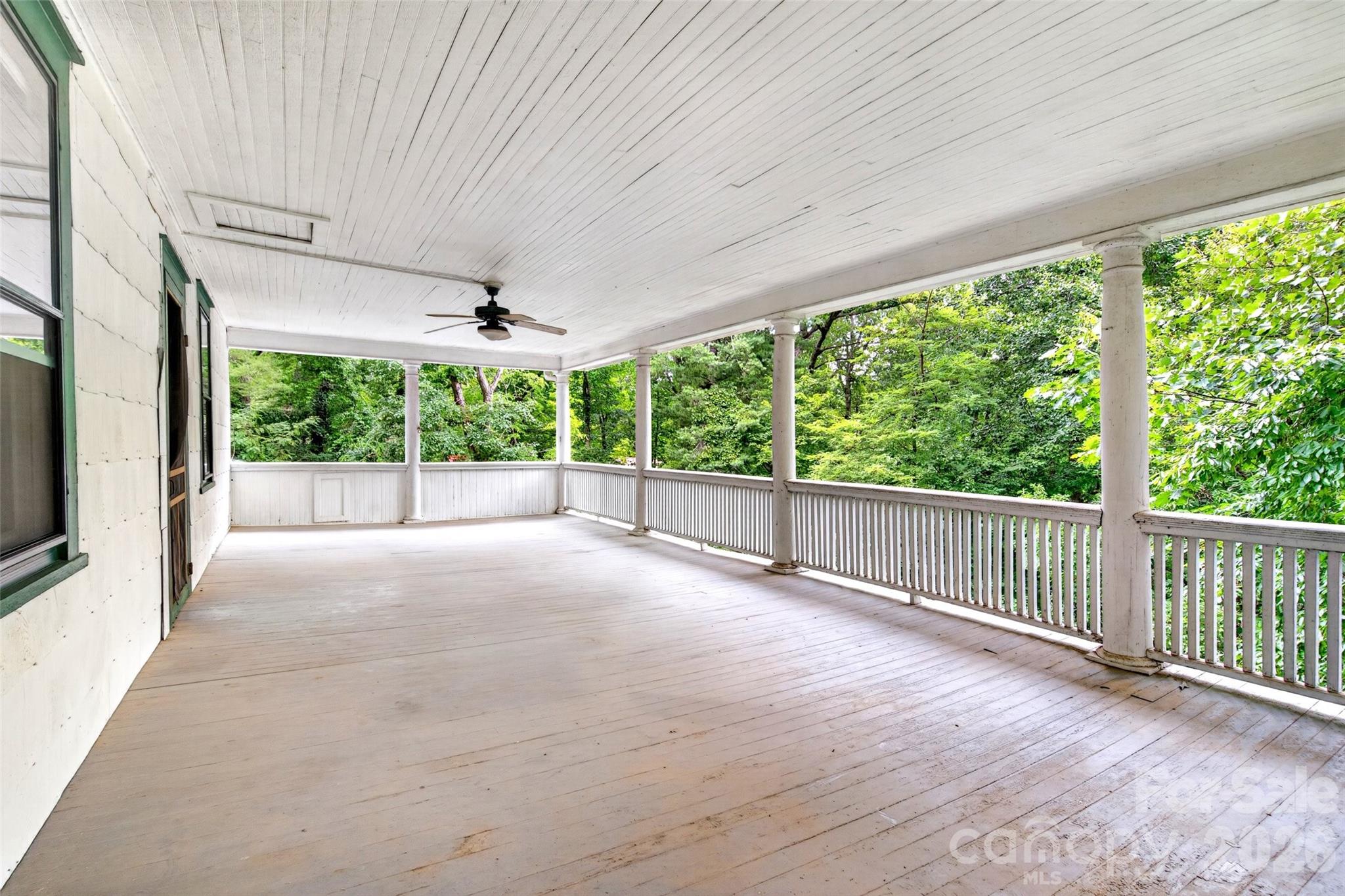 22 Woodbend Lane — Black Mountain