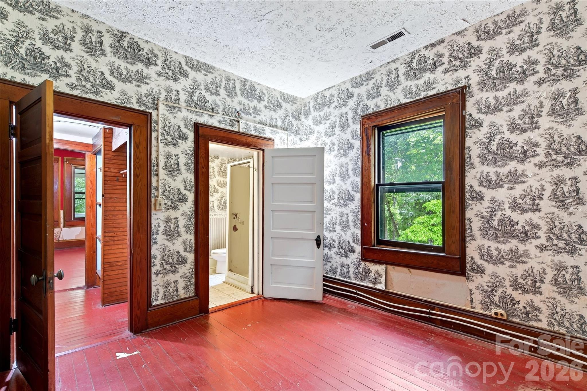 22 Woodbend Lane — Black Mountain