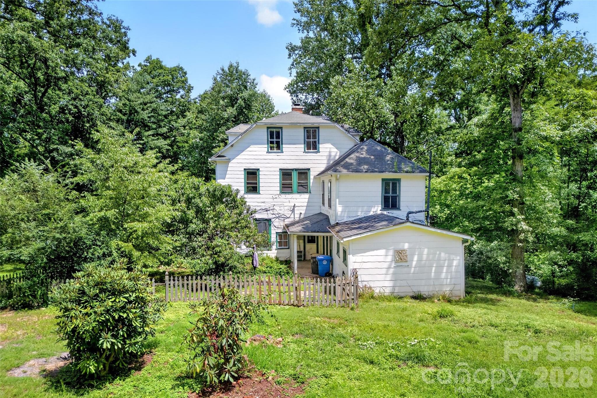 22 Woodbend Lane — Black Mountain