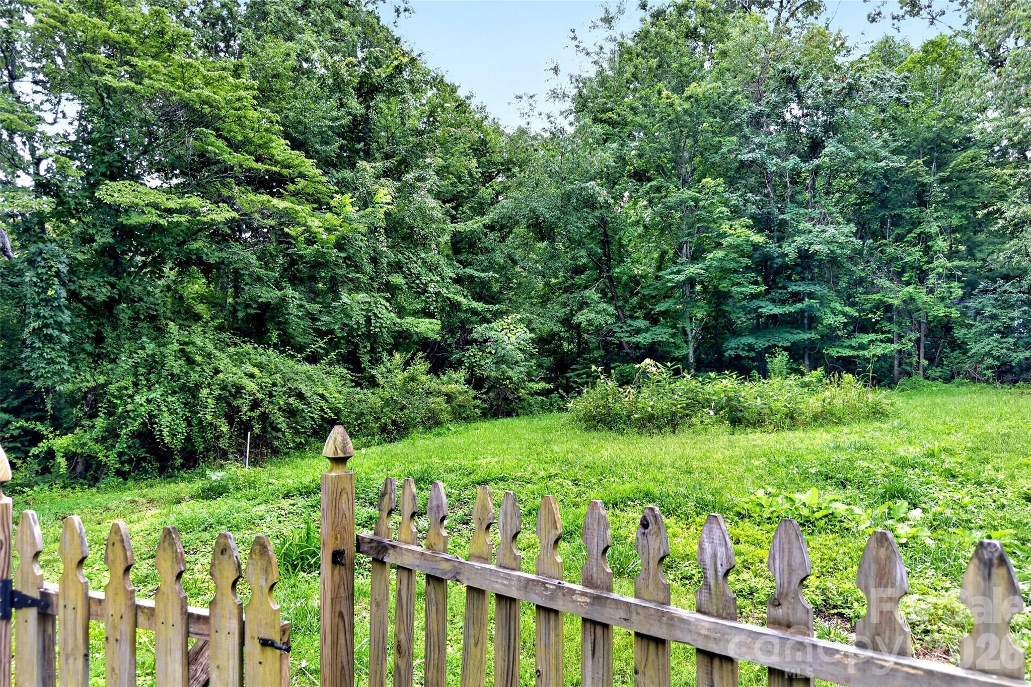22 Woodbend Lane — Black Mountain