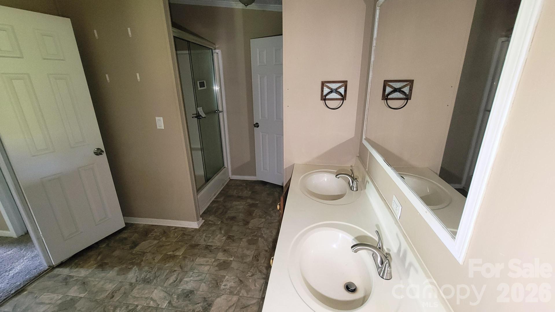 5401 Creek Run Court — Bessemer City