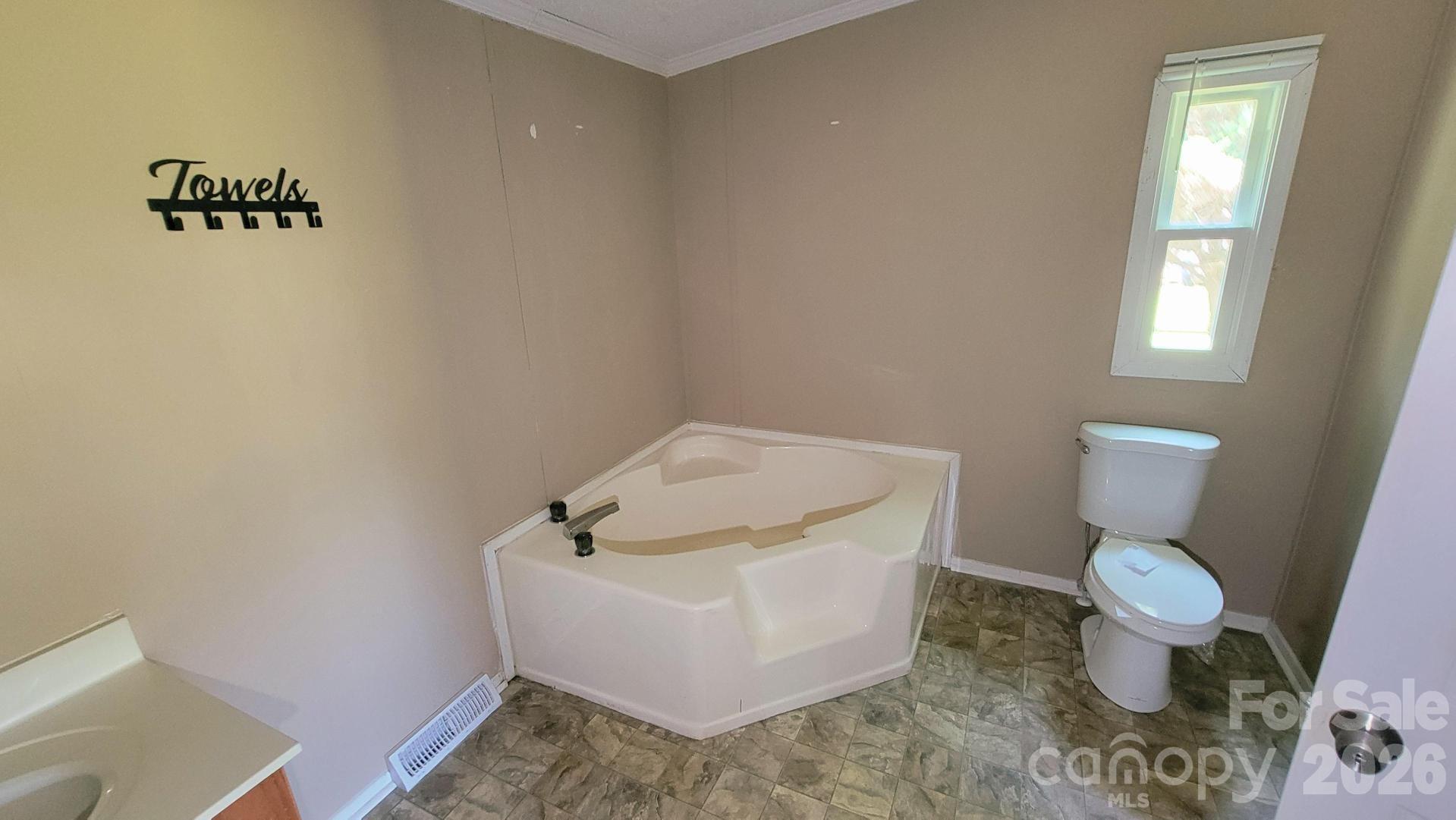 5401 Creek Run Court — Bessemer City
