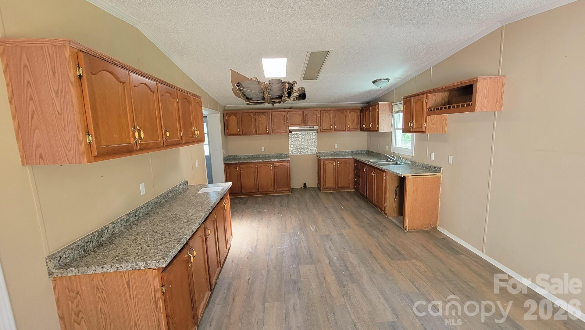 5401 Creek Run Court — Bessemer City
