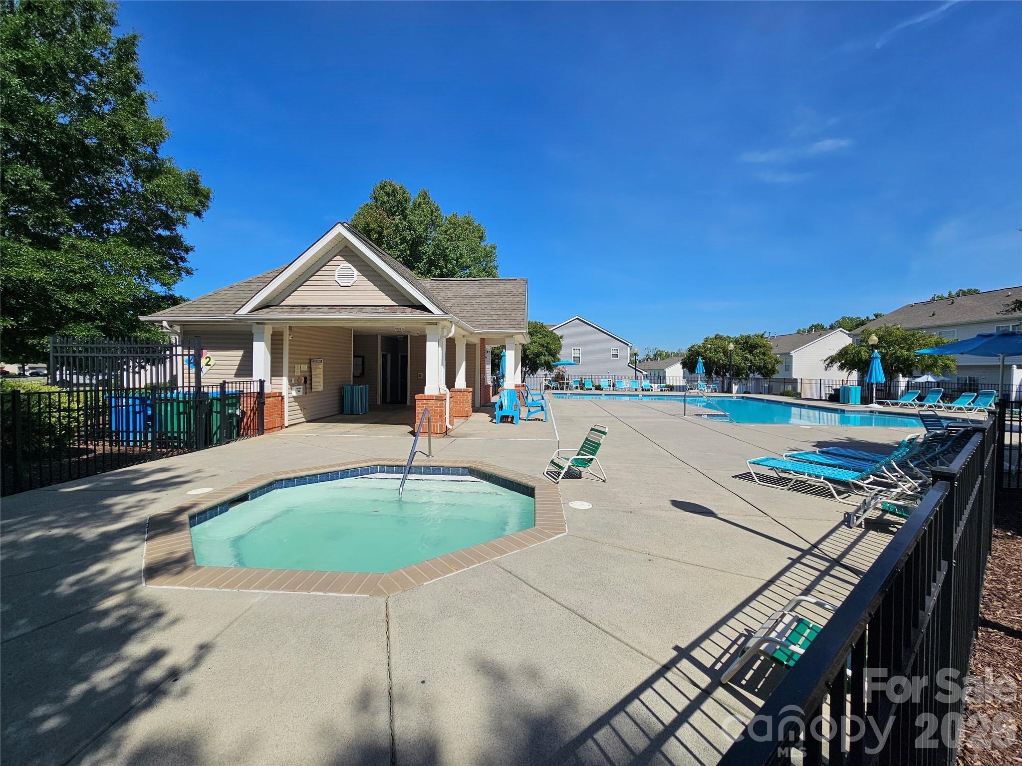 12028 Stratfield Place Circle — Pineville