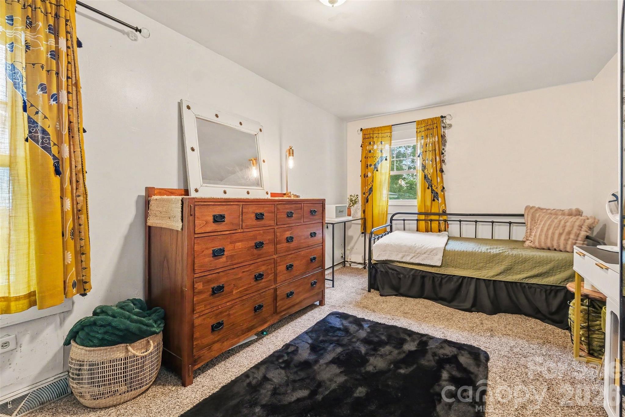 3330 Benard Avenue — Charlotte