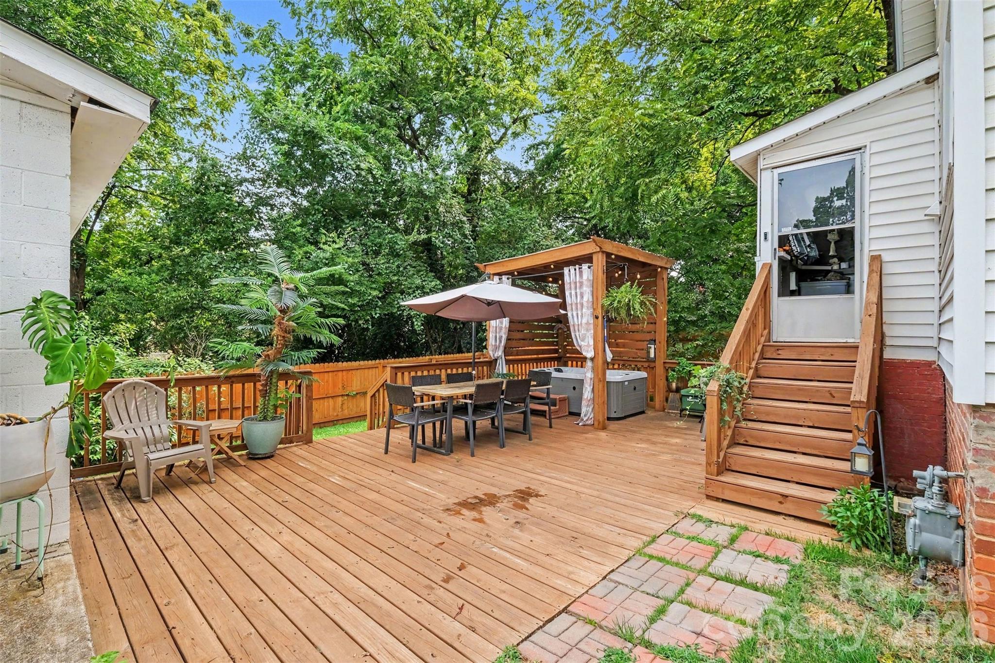 3330 Benard Avenue — Charlotte
