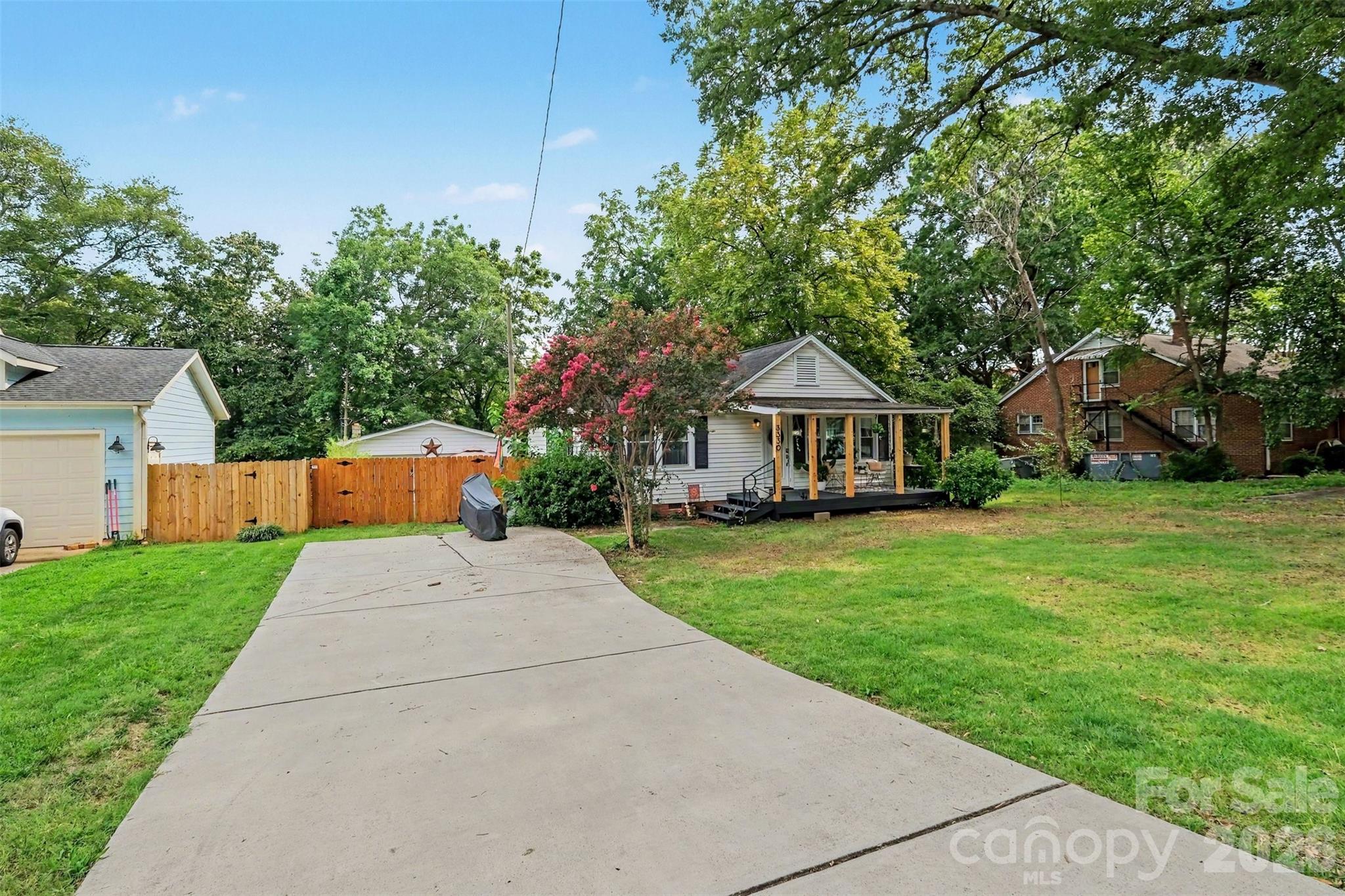 3330 Benard Avenue — Charlotte