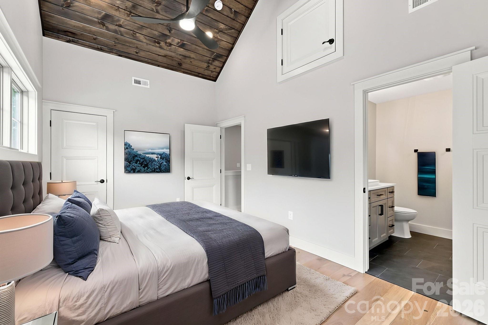 128 Chepstow Place — Black Mountain
