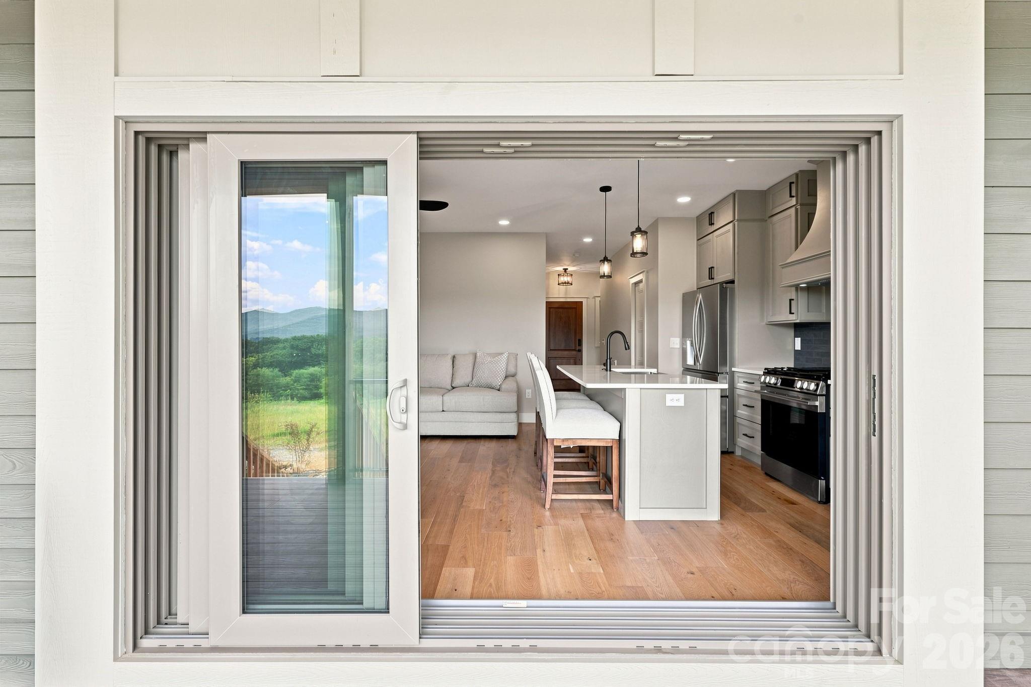 128 Chepstow Place — Black Mountain