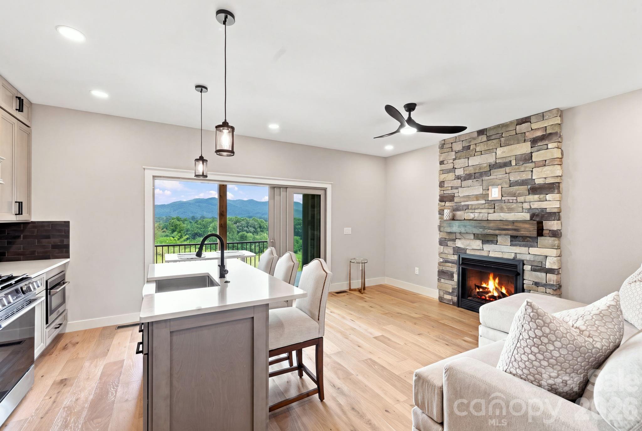 128 Chepstow Place — Black Mountain