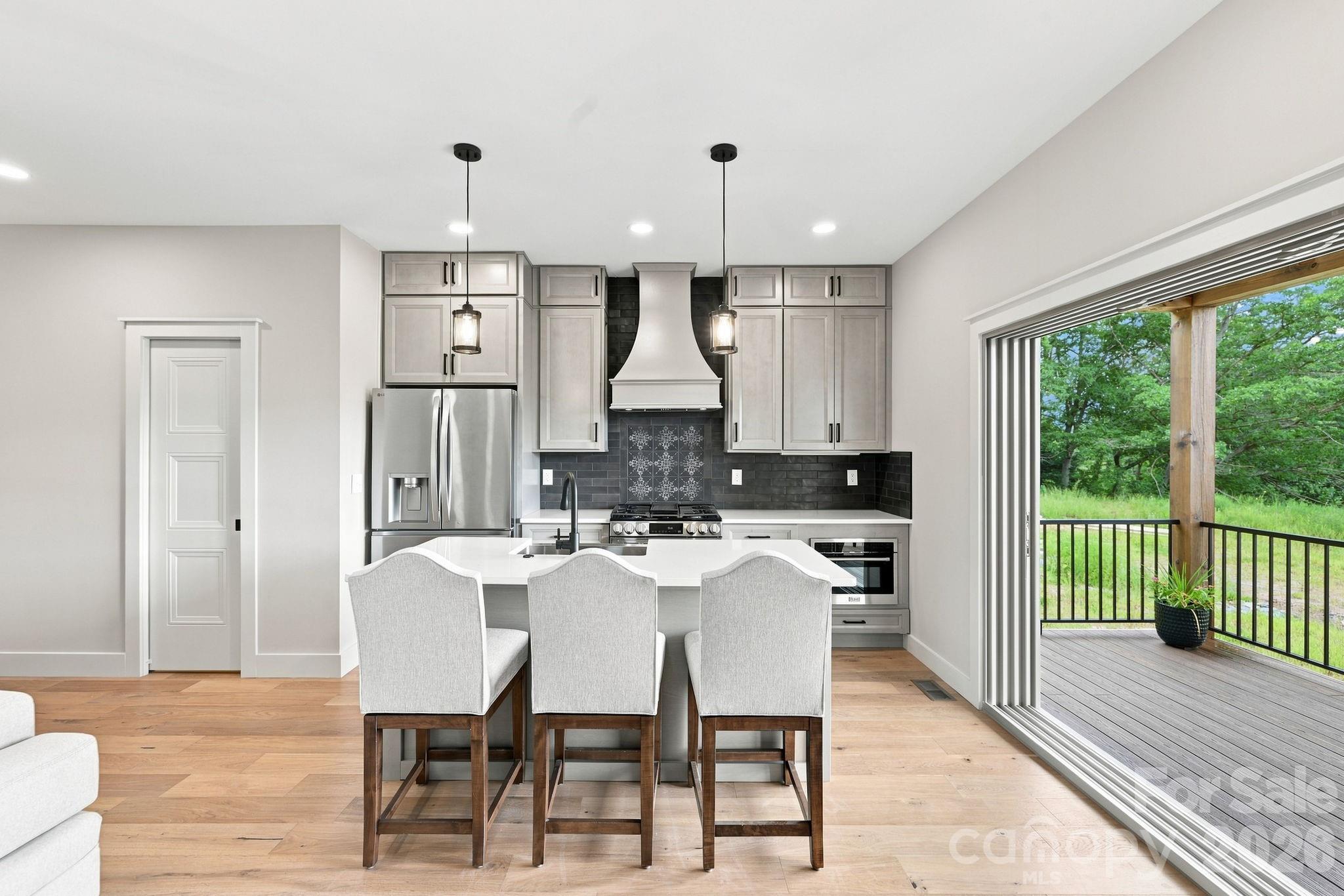 128 Chepstow Place — Black Mountain