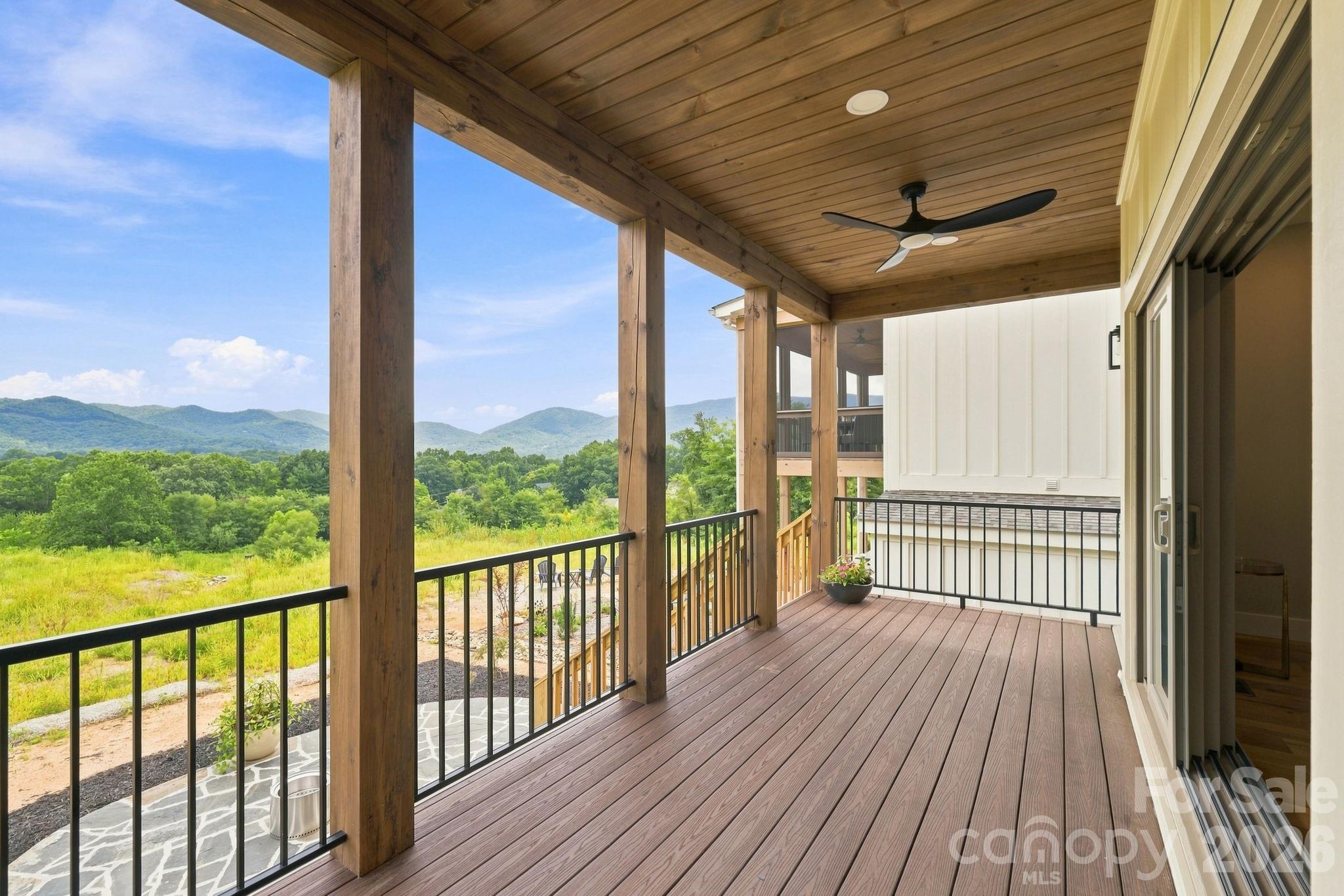 128 Chepstow Place — Black Mountain