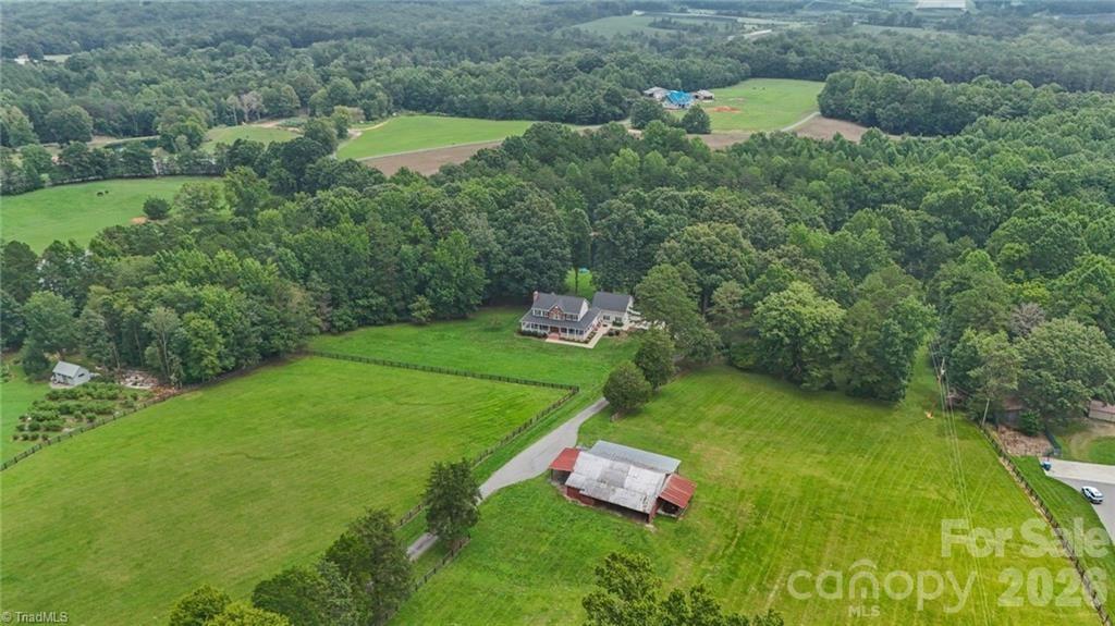 325 Buck Seaford Road — Mocksville