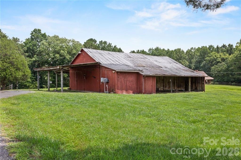 325 Buck Seaford Road — Mocksville