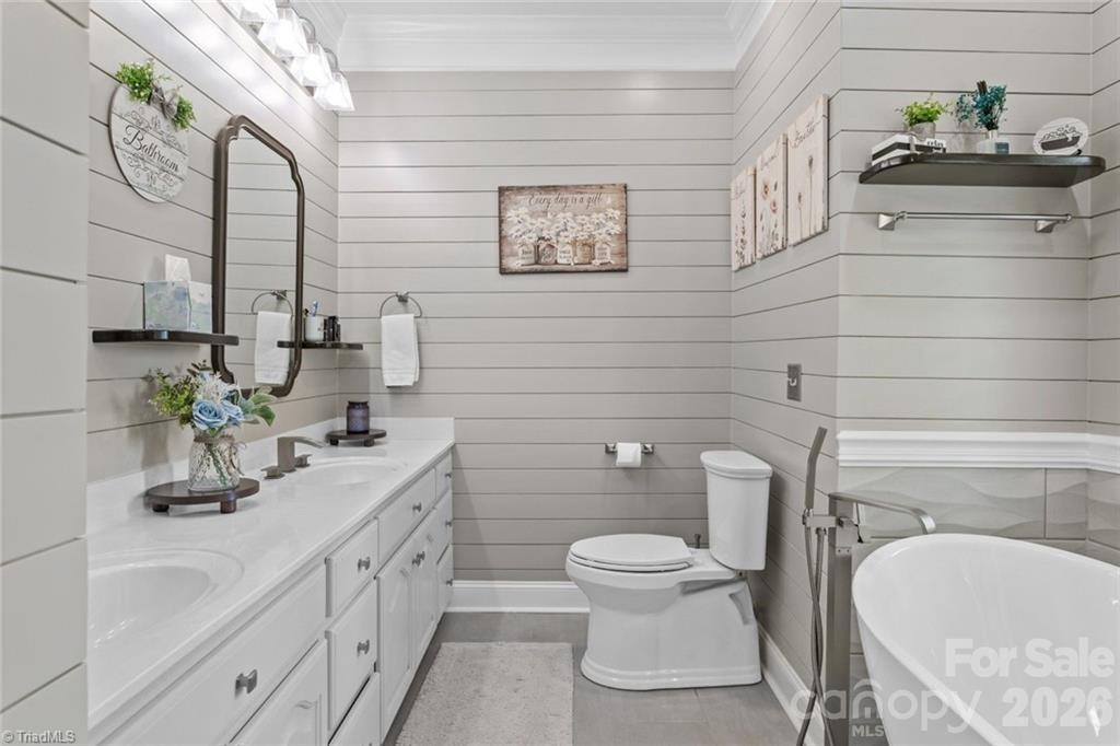 325 Buck Seaford Road — Mocksville