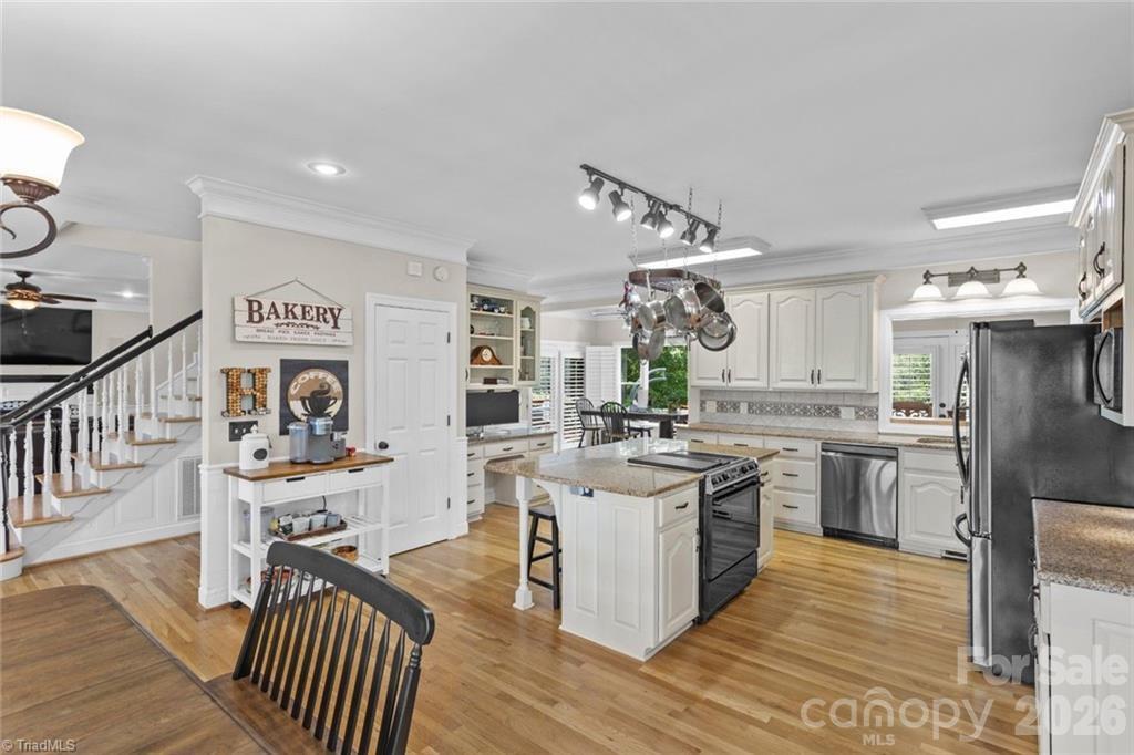 325 Buck Seaford Road — Mocksville