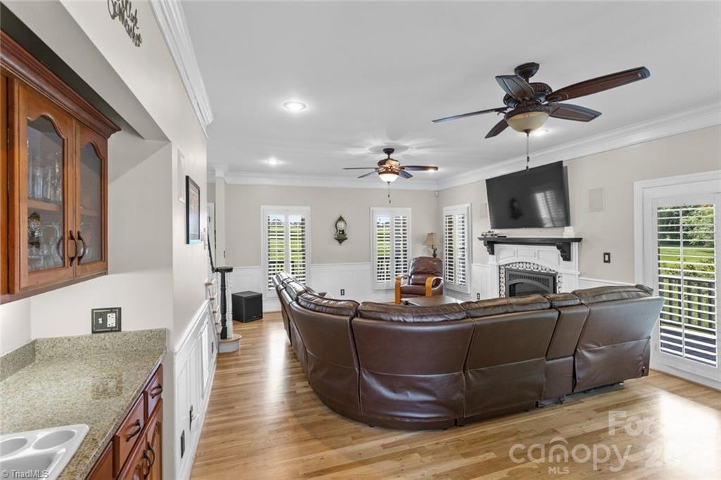 325 Buck Seaford Road — Mocksville