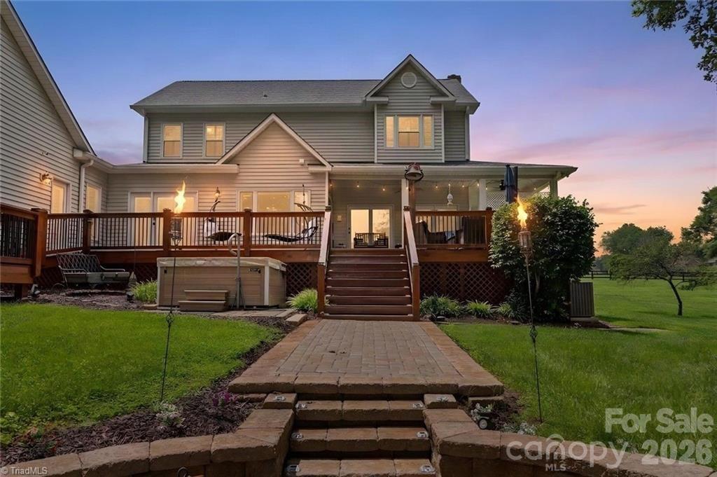 325 Buck Seaford Road — Mocksville