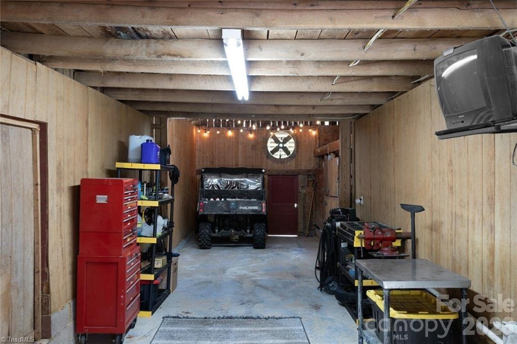 325 Buck Seaford Road — Mocksville