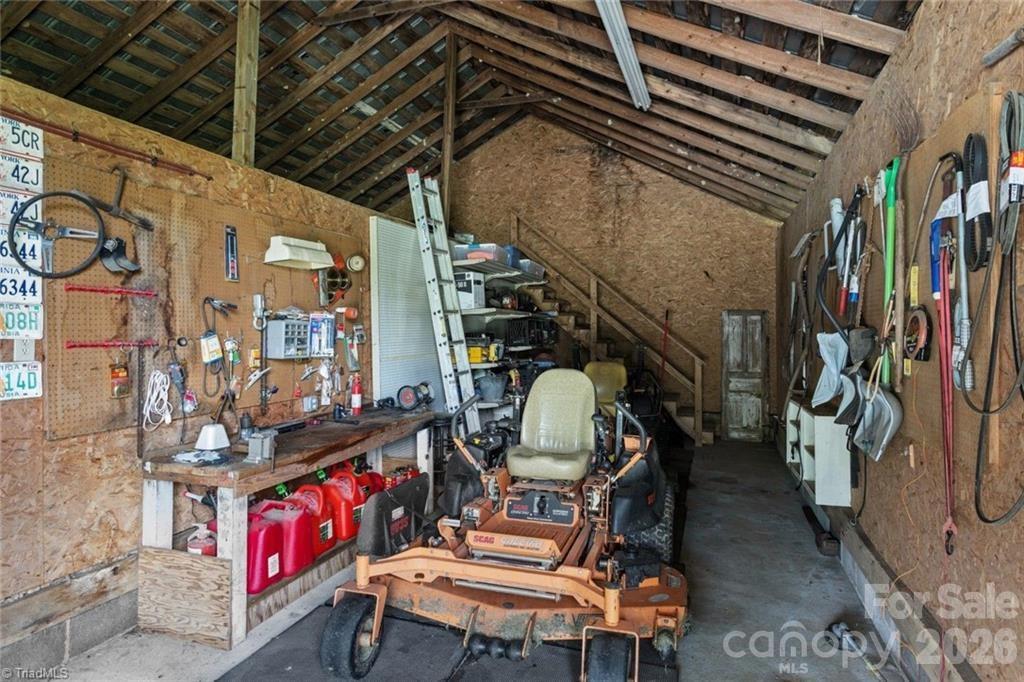 325 Buck Seaford Road — Mocksville