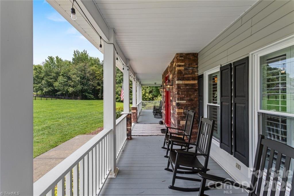 325 Buck Seaford Road — Mocksville