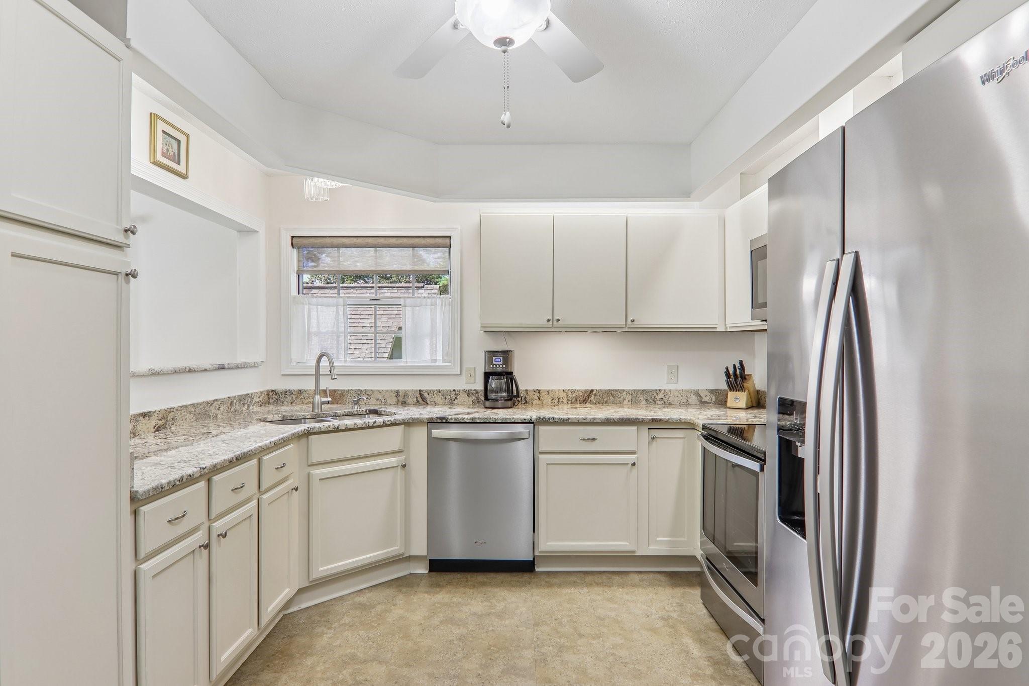 651 E Park Place — Hendersonville