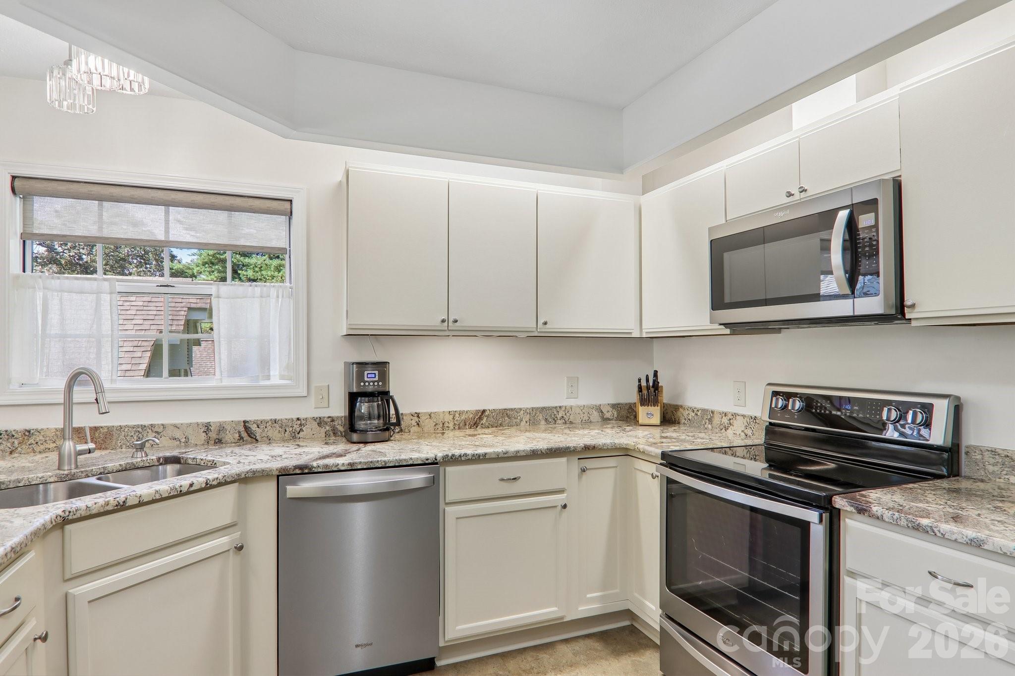 651 E Park Place — Hendersonville