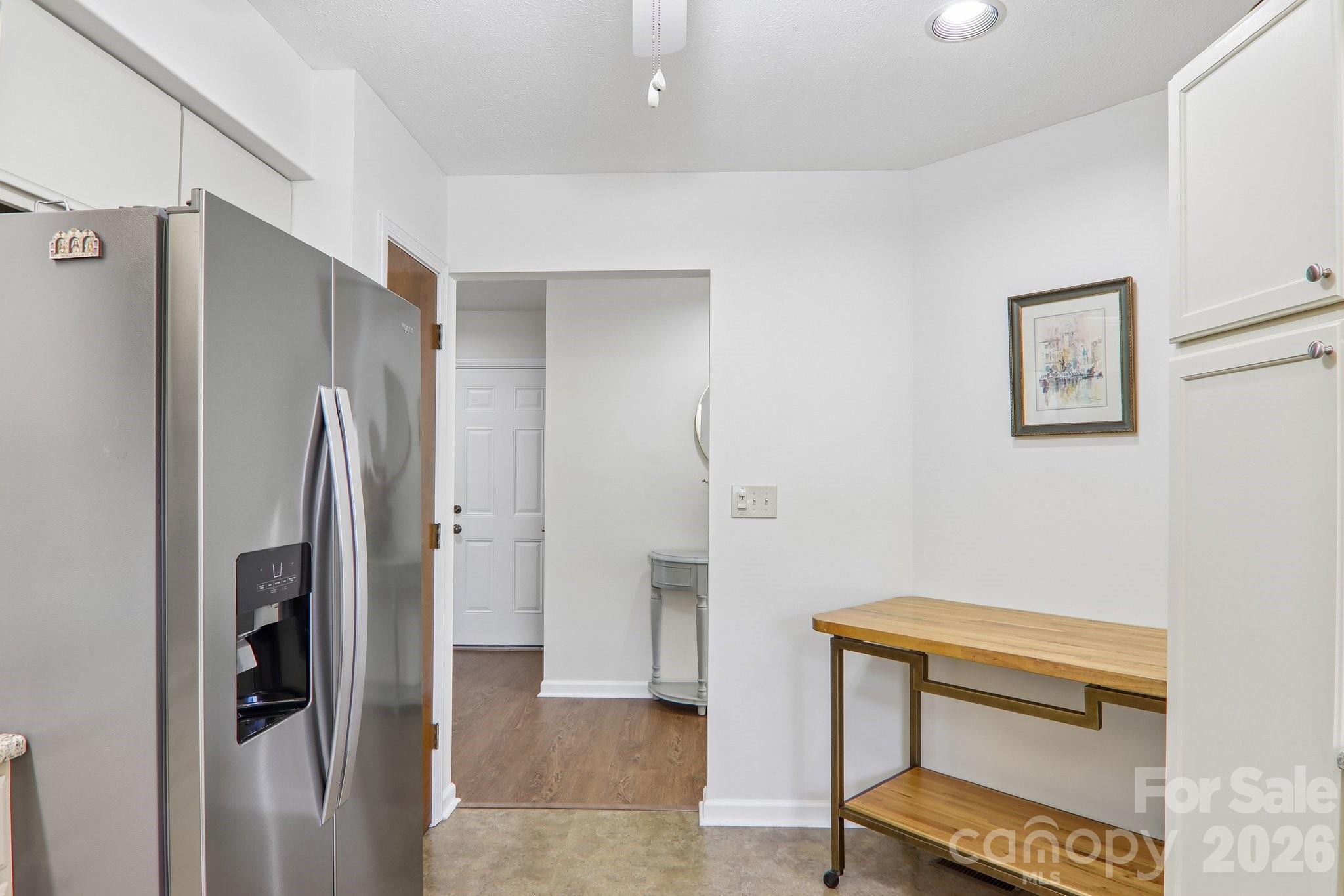 651 E Park Place — Hendersonville