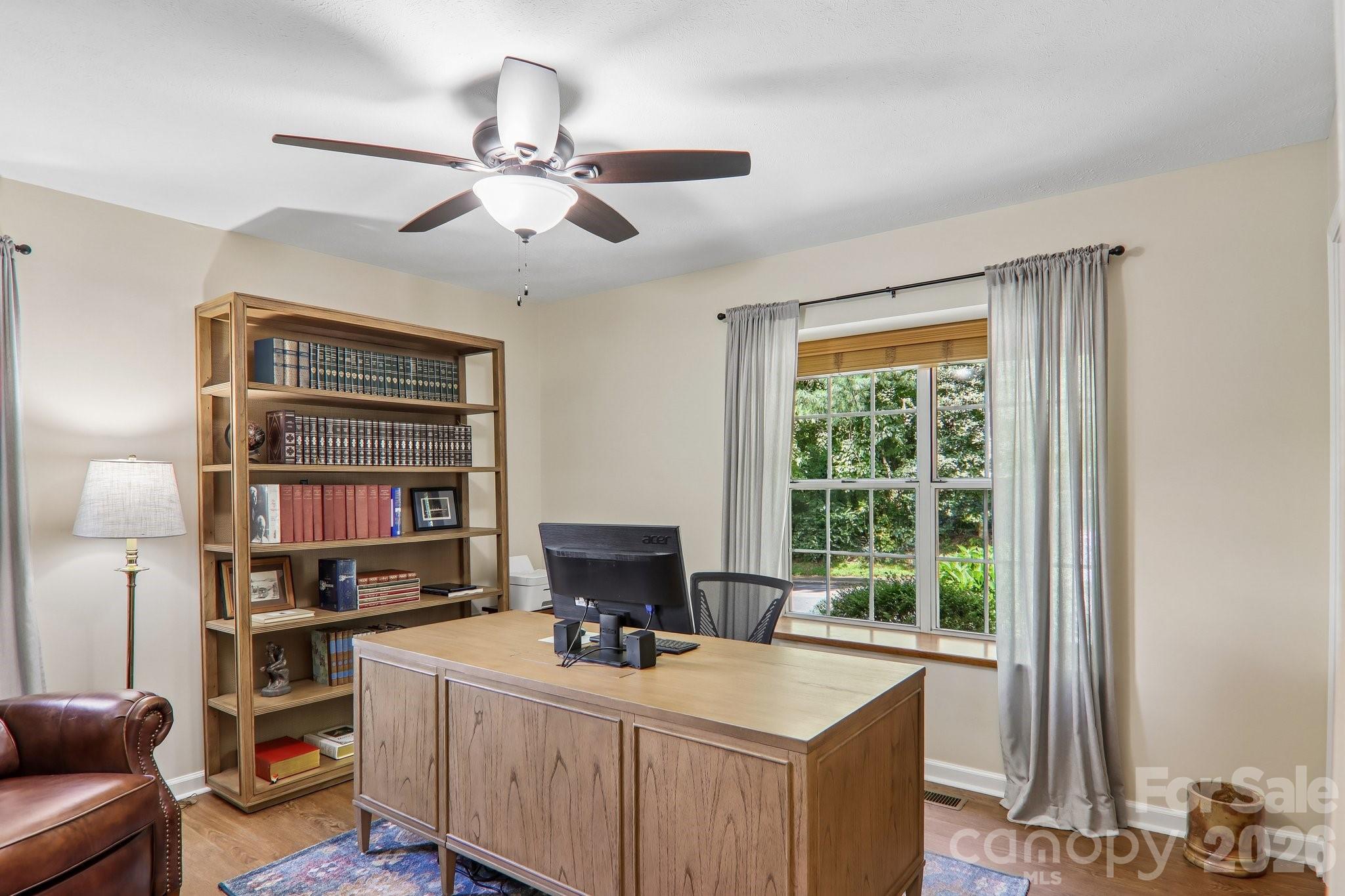651 E Park Place — Hendersonville