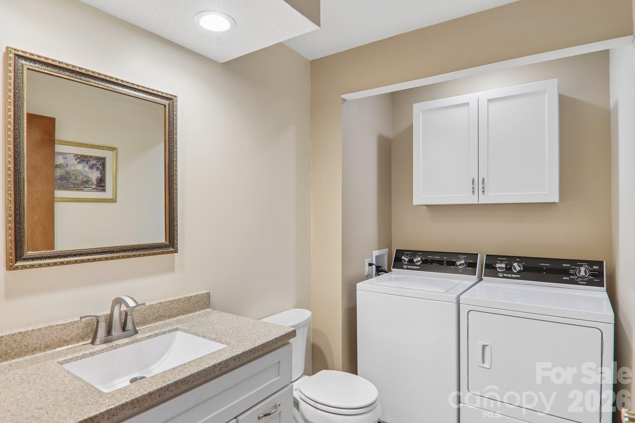 651 E Park Place — Hendersonville