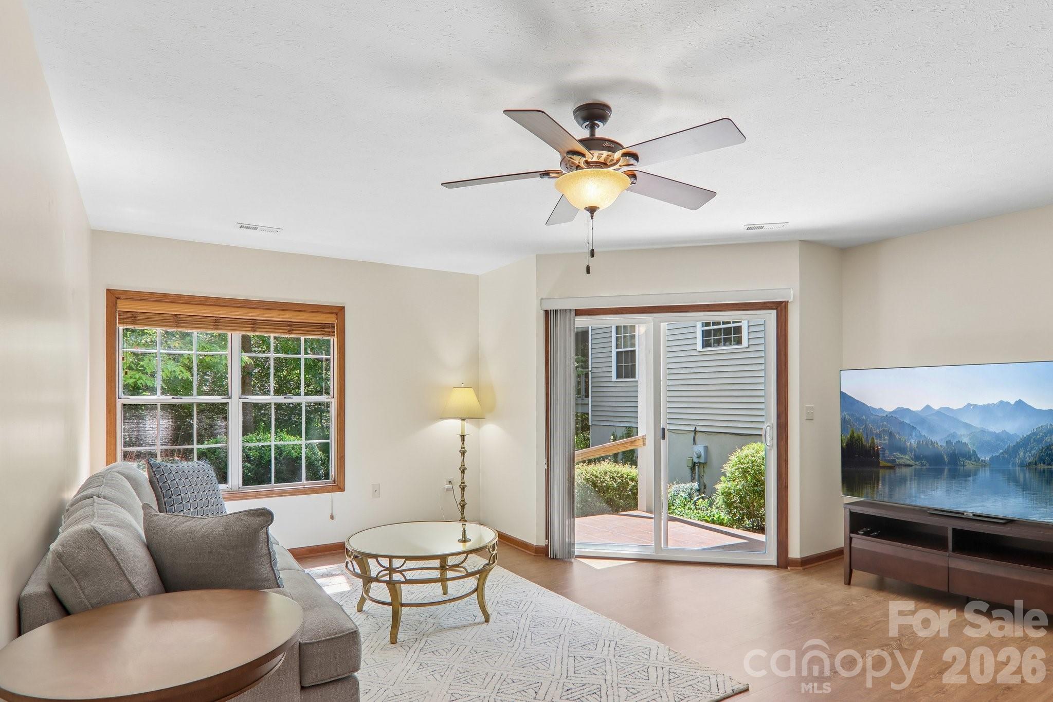 651 E Park Place — Hendersonville