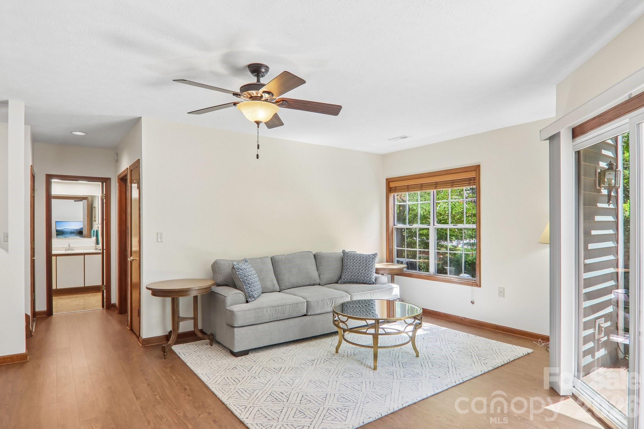 651 E Park Place — Hendersonville