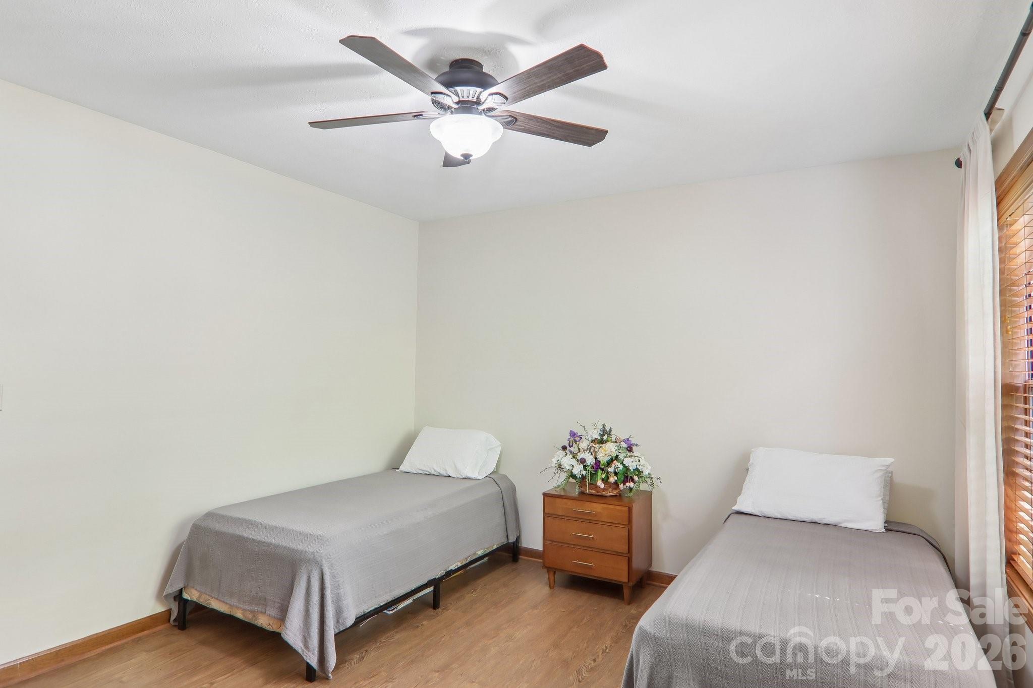 651 E Park Place — Hendersonville